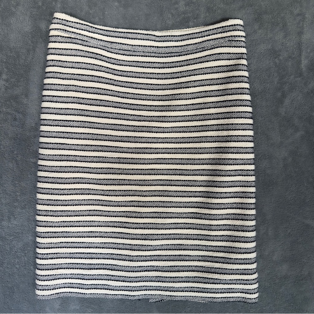 J. Crew Gray and White Striped Pencil Skirt size 4 small